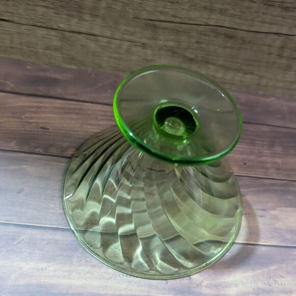 Vintage Green Depression Vaseline Glass Sherbet Dish Custard Federal Pattern Glo - Picture 4 of 6